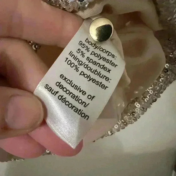 - Holiday sparkle shirt size M (K100) - Picture 4 of 11